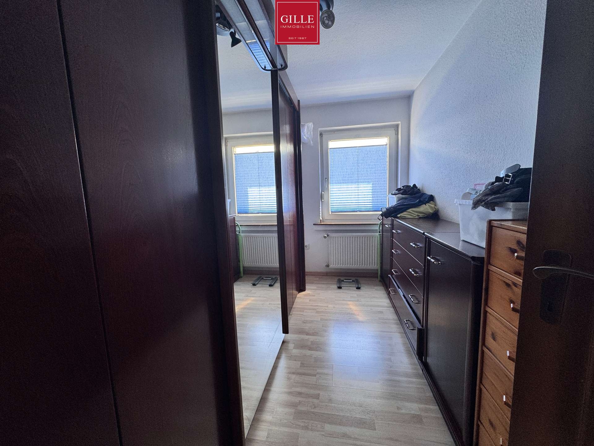Ansicht 13 von: Gepflegtes Reihenmittelhaus mit großzügigem Wohnbereich und Doppelgarage in Neuss-Holzheim